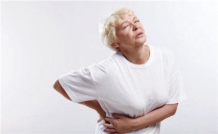 腰椎间盘突出压迫坐骨神经疼怎么治疗好?