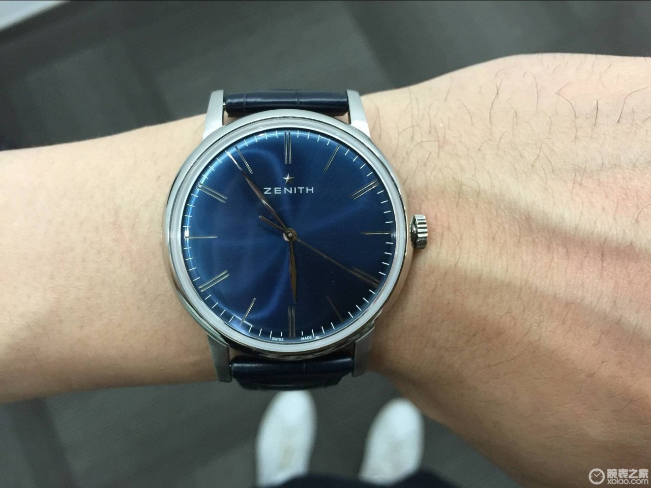 4、我在瑞士买的真力时手表不到2年。今天想换表带，来大连麦凯勒店