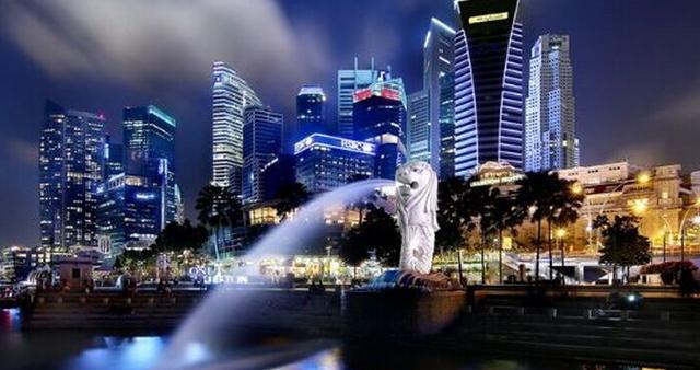 全世界被这个国家吓坏,新加坡经济灯火即将熄