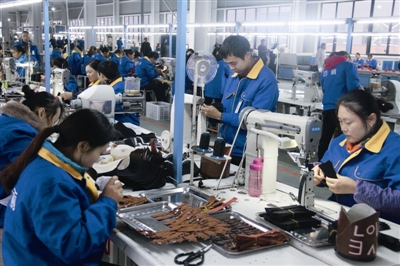 安岳:制鞋产业蓬勃发展