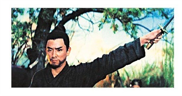 【组图】武侠明星王羽狂言李小龙掰手腕是他手