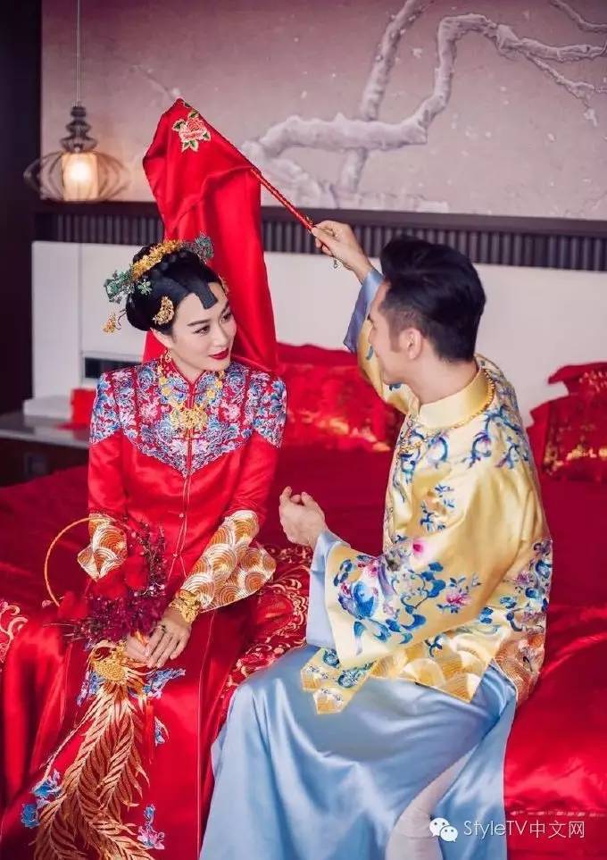 中式传统婚纱_中式婚纱(3)