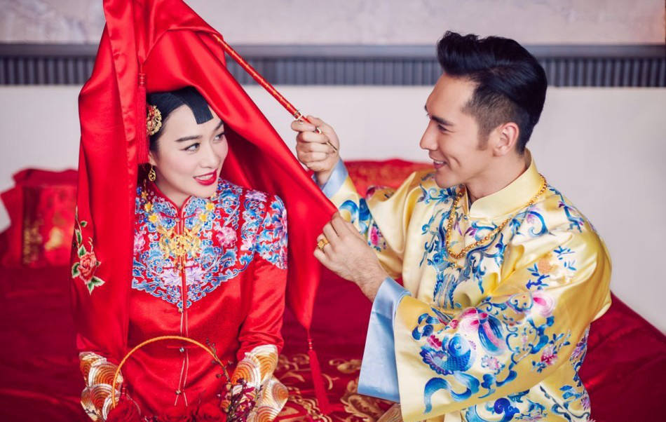 中国式婚纱照_中国式旗袍婚纱照图片(2)