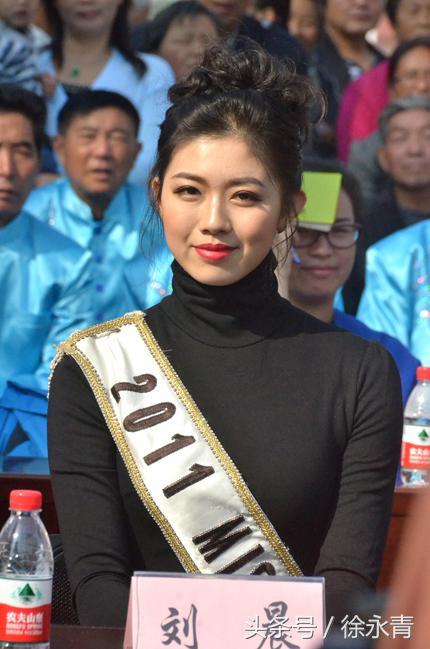 作为本次大赛的特邀嘉宾,第61届世界小姐中国总冠军刘晨,无论是浅语