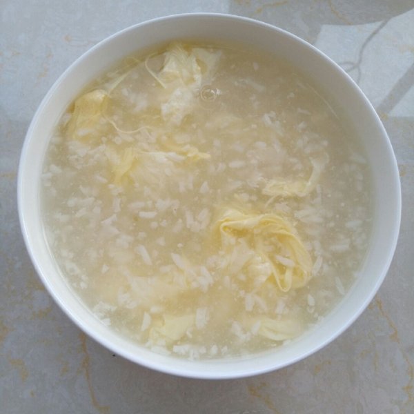 唐三镜杨俊丽为大家分享米酒蛋花汤的做法
