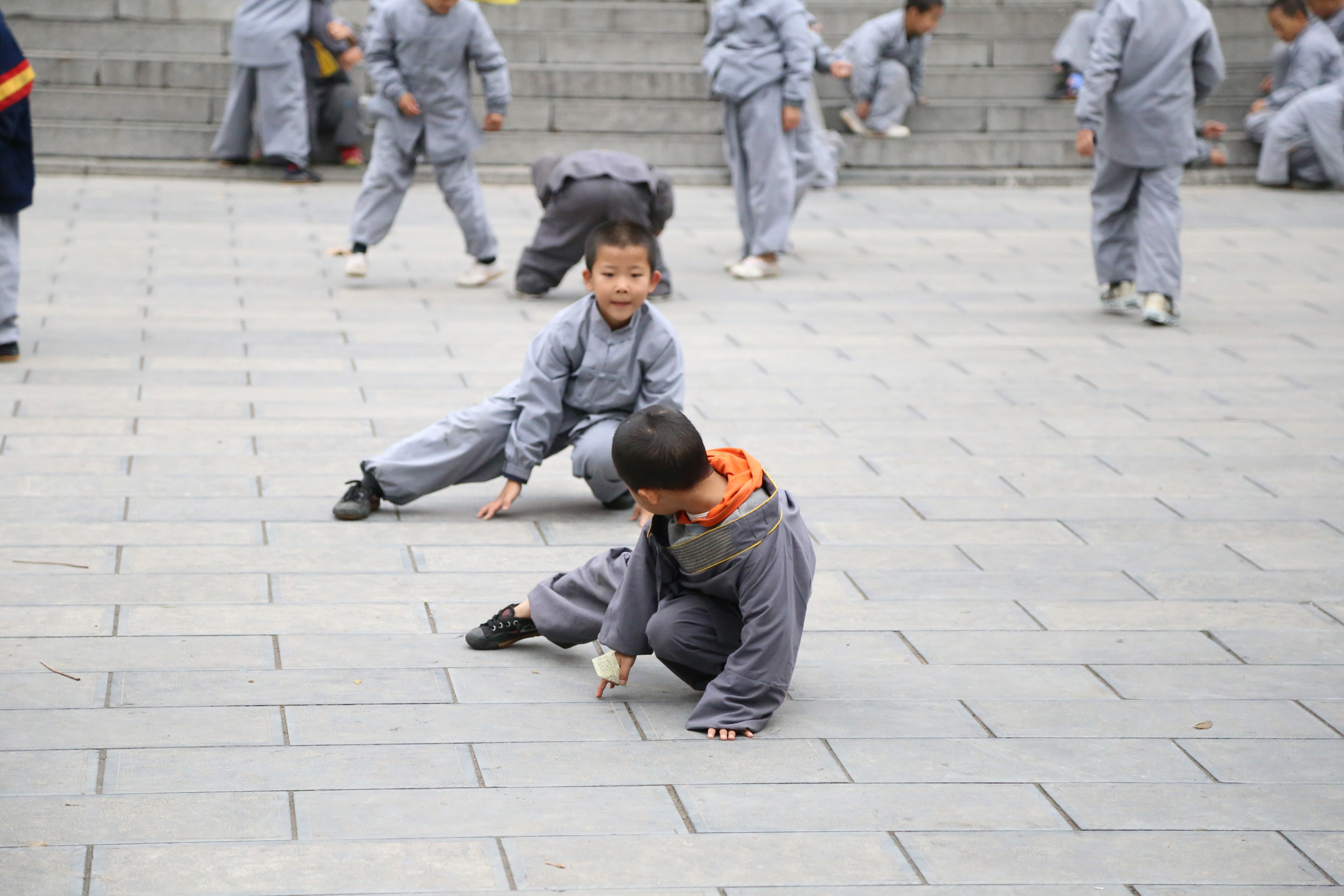 少林寺武僧文武学校里的小武僧 开心快乐童趣