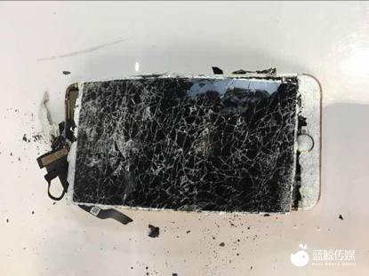 曝iphone 7p再爆炸,黑烟冒出手机炸裂