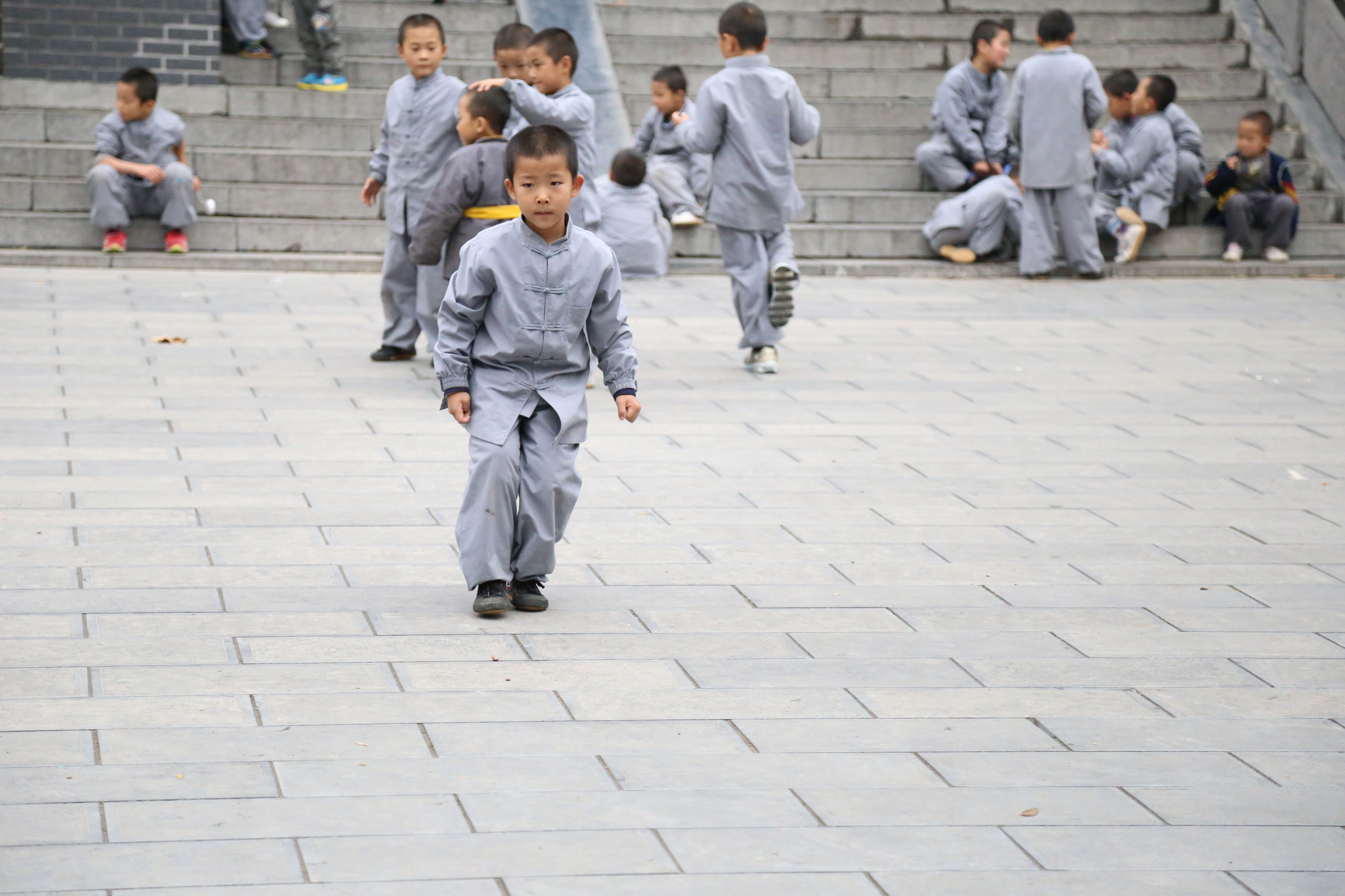 少林寺武僧文武学校里的小武僧 开心快乐童趣