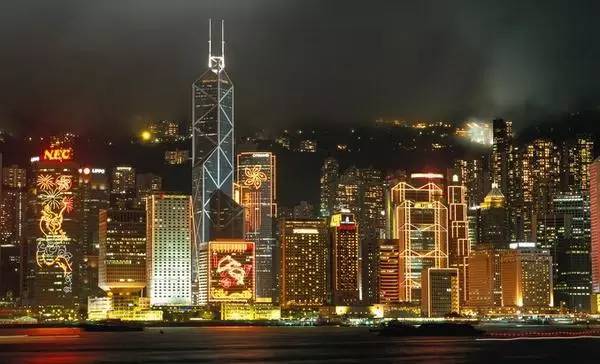 内地人想去香港工作需要具备哪些条件?