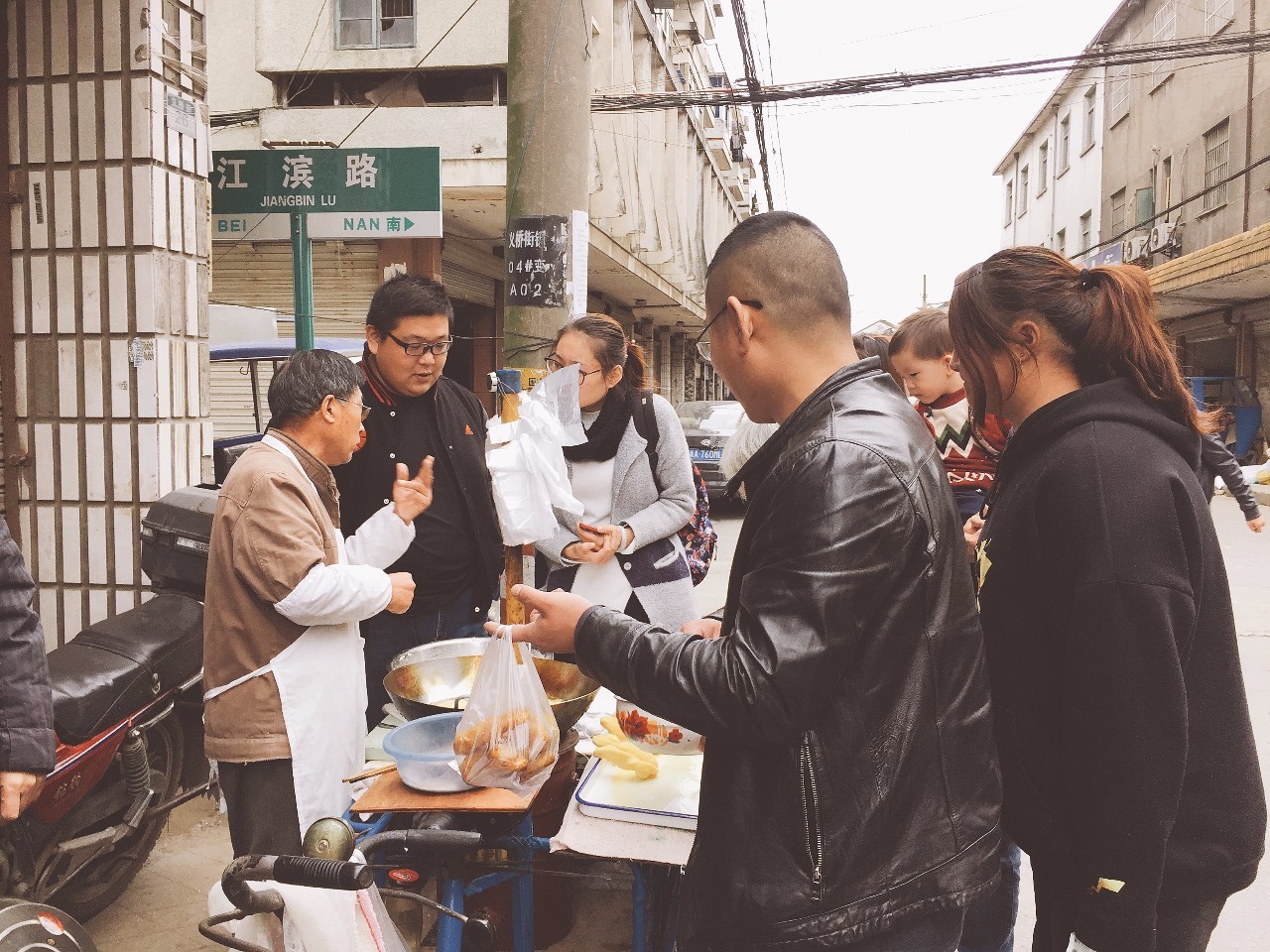 这款街头美食不简单!几乎所有的萧山义桥人都是吃着ta长大的