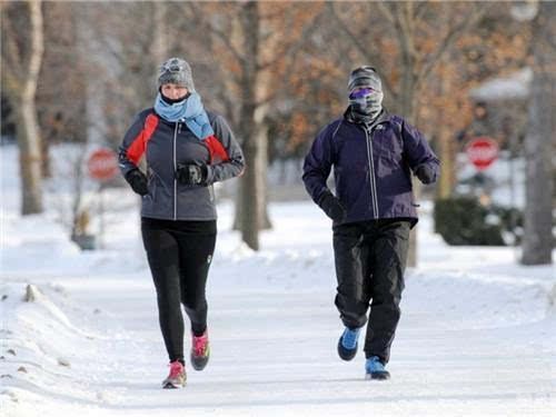 冬季跑步益处多有诀窍 晨跑不宜过早防风很重