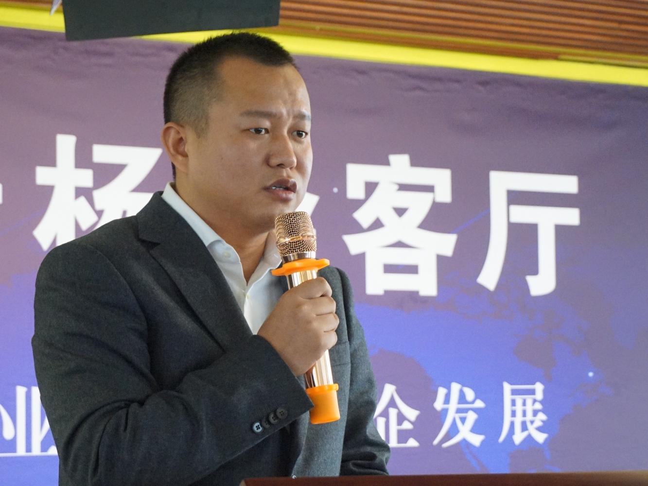 人杨建国,河南世航之窗供应链有限公司董事长,空港跨境董事长王明超