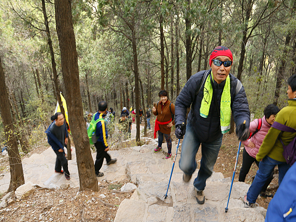 济南市的户外俱乐部群体,单位团体以及高校团体组织的户为登山爱好者