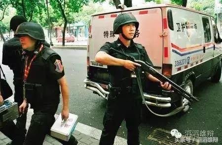 男子追砸运钞车被击毙:律师带你走进神秘的运钞车