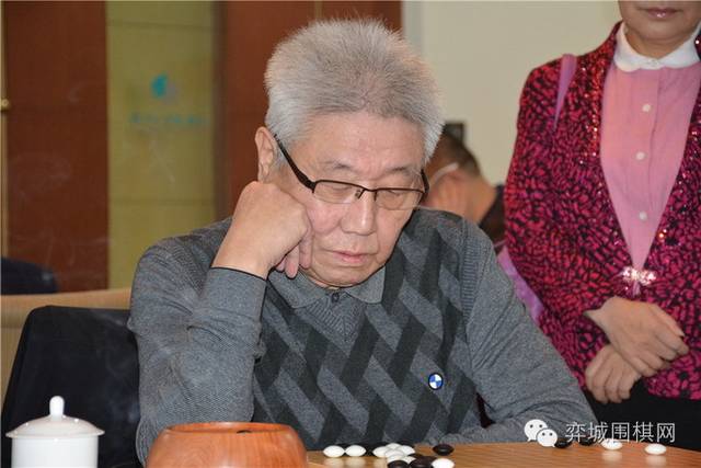 太平书镇杯围棋元老赛开幕 聂卫平华以刚进入决赛