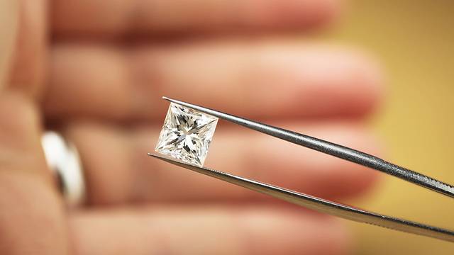 以色列发明鉴定钻石的神器