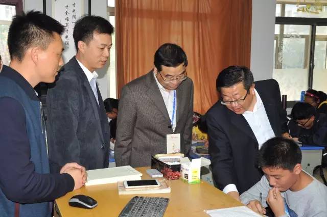 首届江苏省中小学书法教育论坛在泰州举办