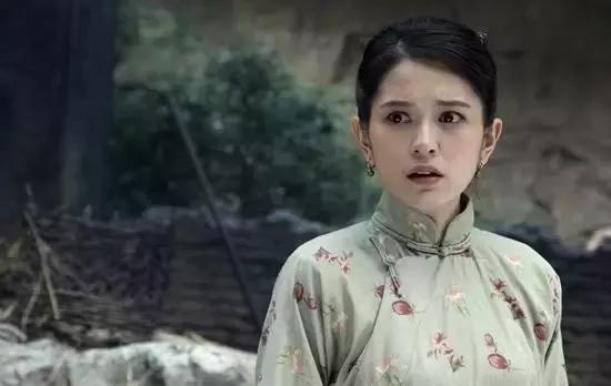 印象最深的是她在《打狗棍》里演的哑女那格格.