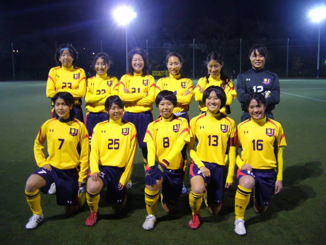 【组图】日本大学里的女子足球部都穿什么球衣