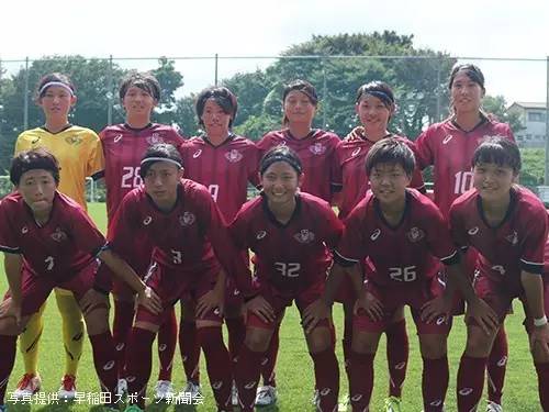 日本大学里的女子足球部都穿什么球衣,穿上美