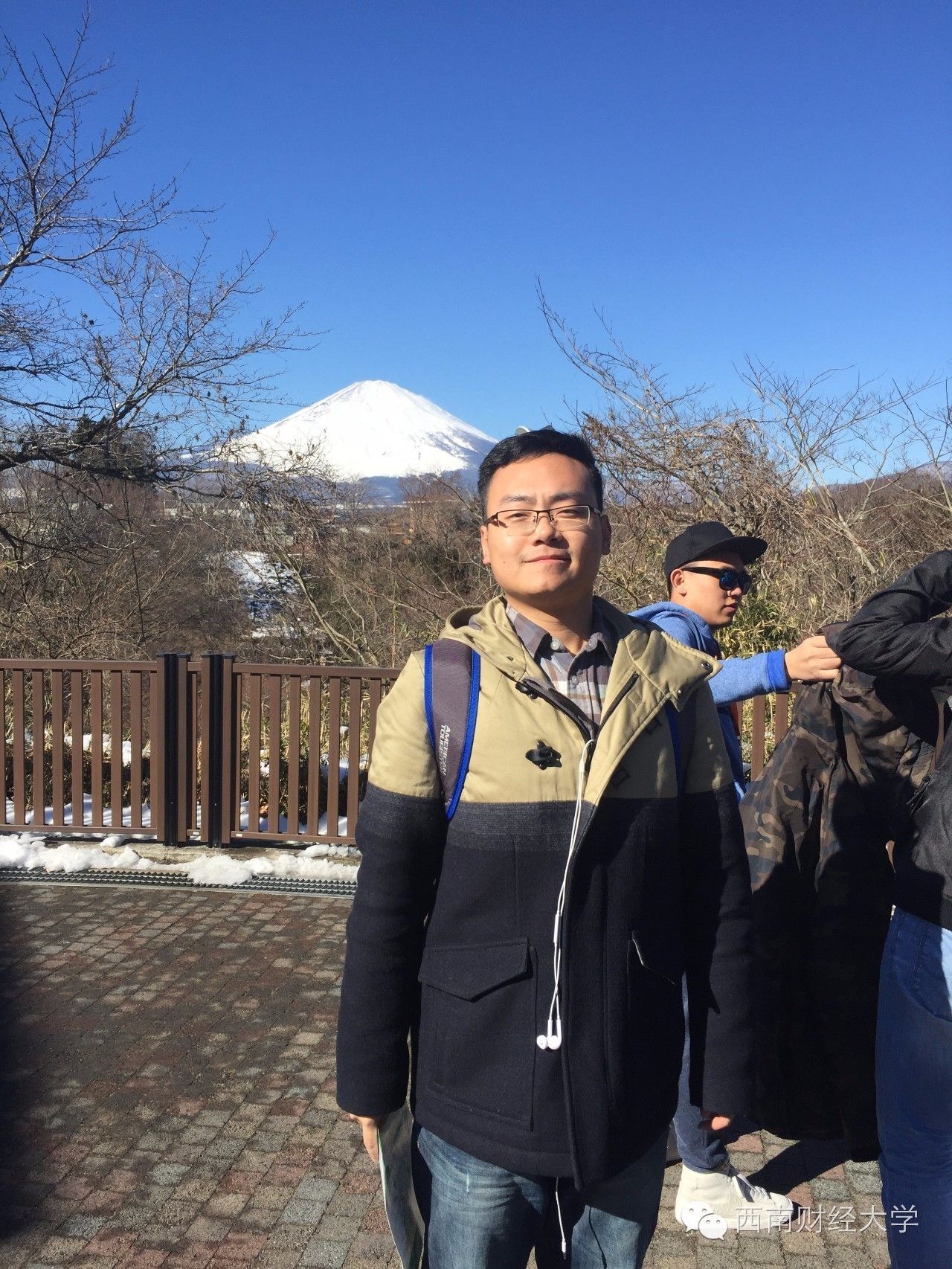 王嘉骏在富士山下