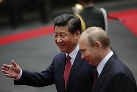 俄罗斯经济陷入危机,无人相助,中国解了燃眉之