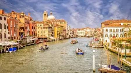 无论见于电影荧幕,还是书于字里行间,"水上都市"威尼斯的醉人之美早已