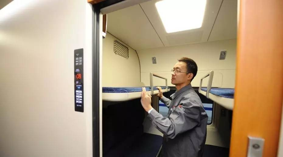 可以躺的高铁,wi-fi随时有~首列-40℃可运营的卧铺动车组来啦!