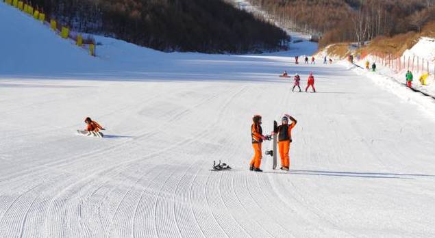 老界岭滑雪场