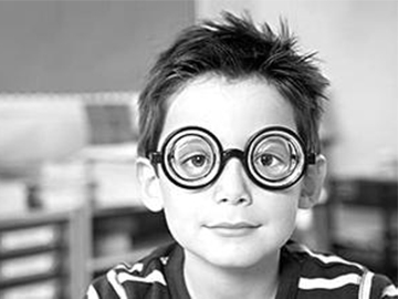 视力矫正,科学证明父母高度近视是会遗传给后代的