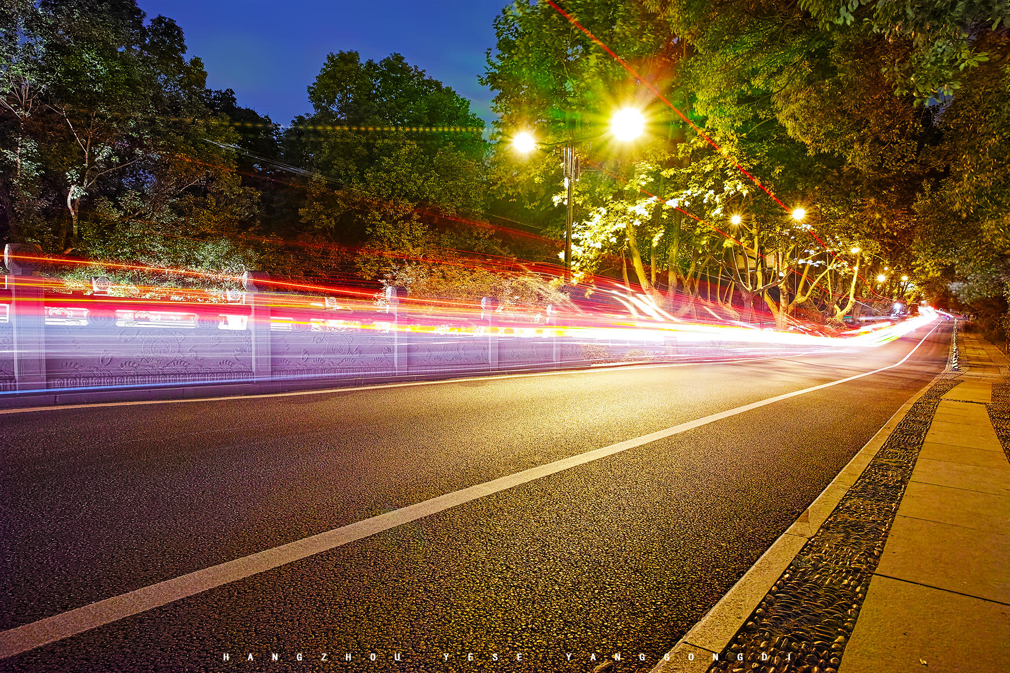 2016冷空气来了,阴冷的天气下西湖夜景安静唯美!