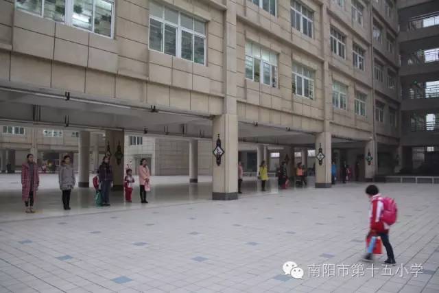 名校风采南阳市第十五小学校教师奉献篇大爱无声师爱无言