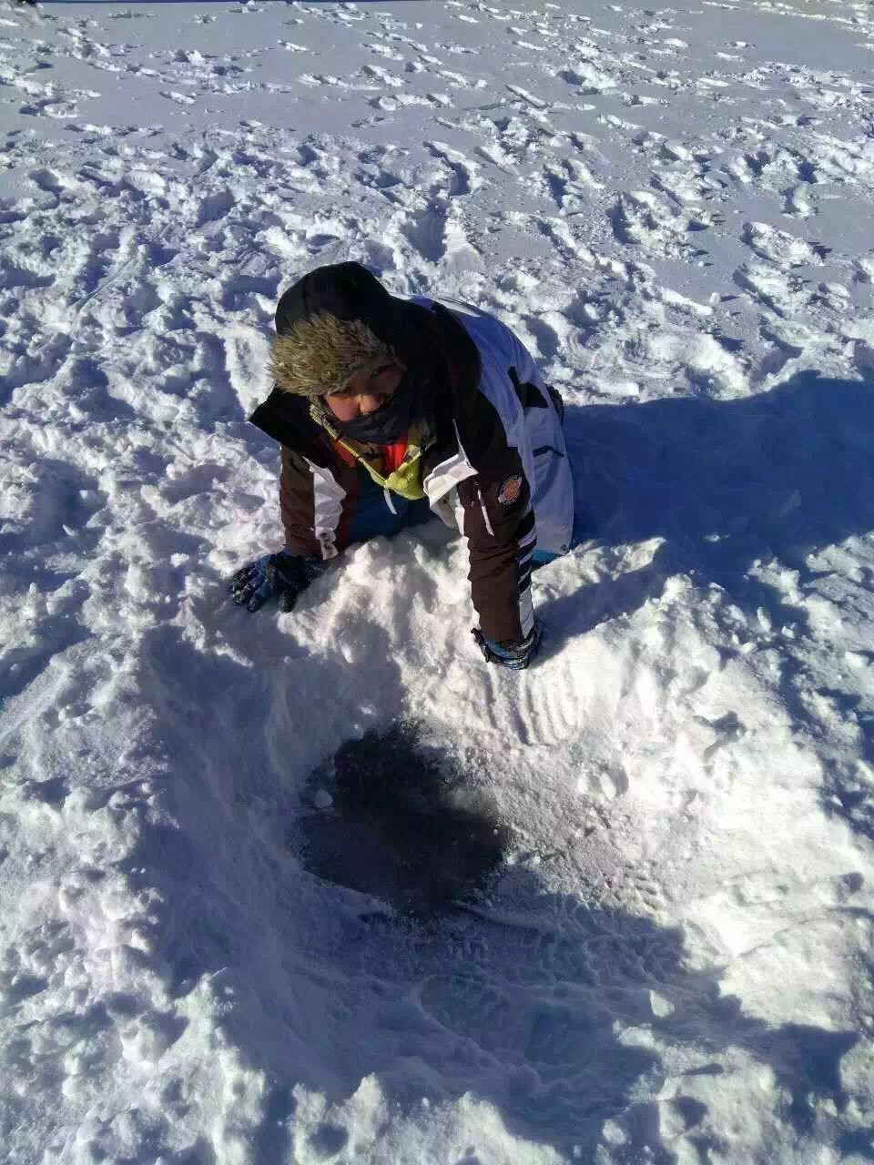 雪地营地建设与管理,雪地取暖,取水觅食,生火做饭,痕迹搜索,野外辨向