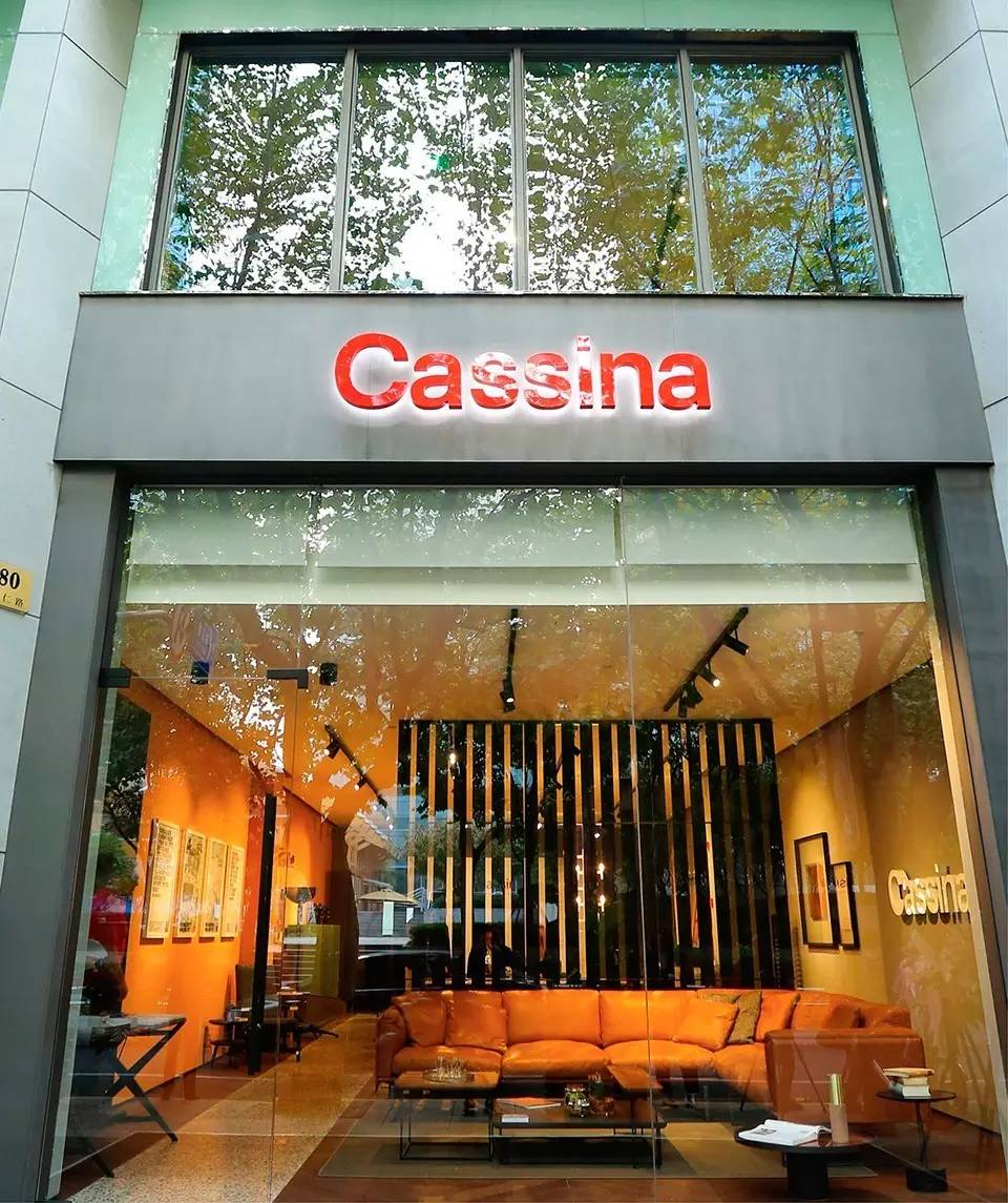 cassina上海铜仁路上的旗舰店新址左起:albini基金会主席,franco