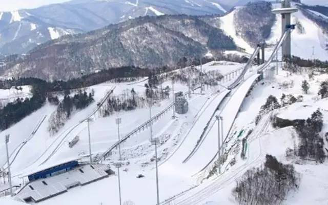 旅游 正文  alpensia度假村是2018年平昌冬季奥运会跳雪,铁人赛,长橇