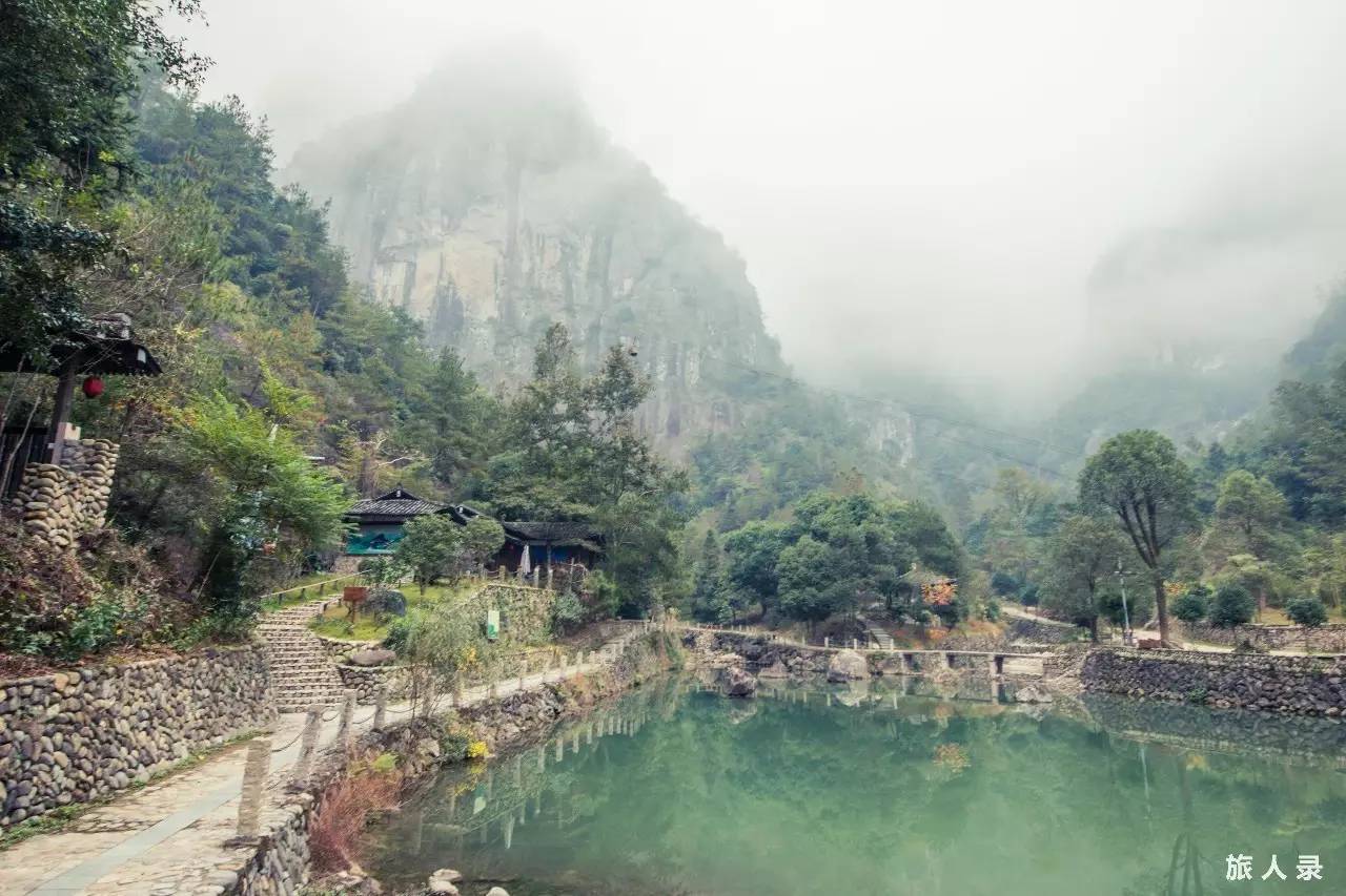 赏壮美的百丈瀑,住最朴实自然的百丈山居