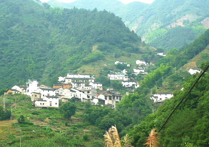 歙县乡村旅游扶贫重点村(八)上丰岩源——红色与绿色(生态旅游)相映