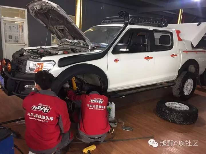 照着郑州日产锐骐展车,全方位改装锐骐皮卡zd30