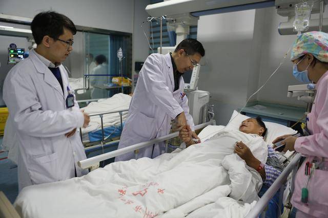 11月27日,在郴州市第一人民医院神经内科病房内,做完脑梗死rt-pa静脉