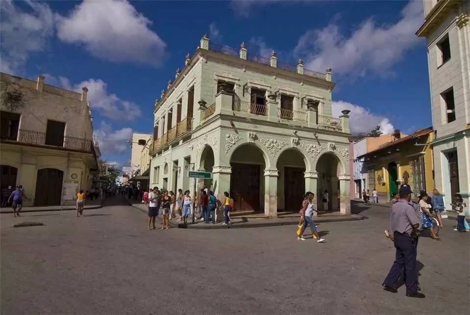 古巴圣地亚哥(santiago de cuba)位于古巴东南部,是古巴第二大城市