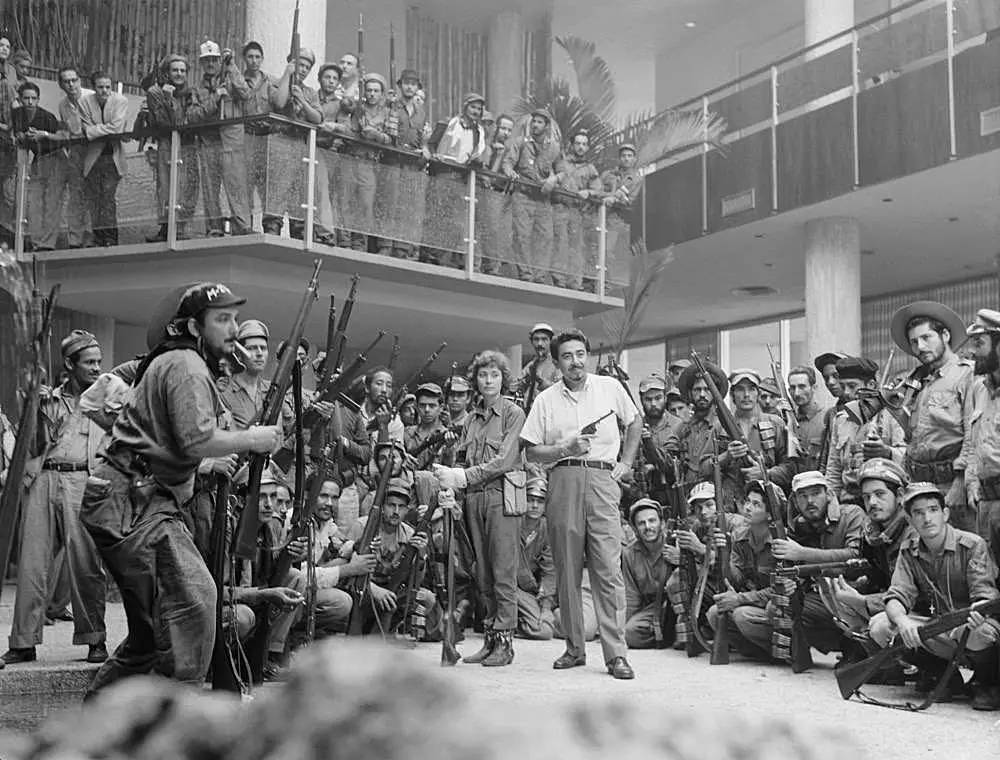 yti   1959年,古巴解放军在哈瓦那自由酒店