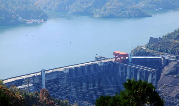 冬日里安康瀛湖风景区秀美如画