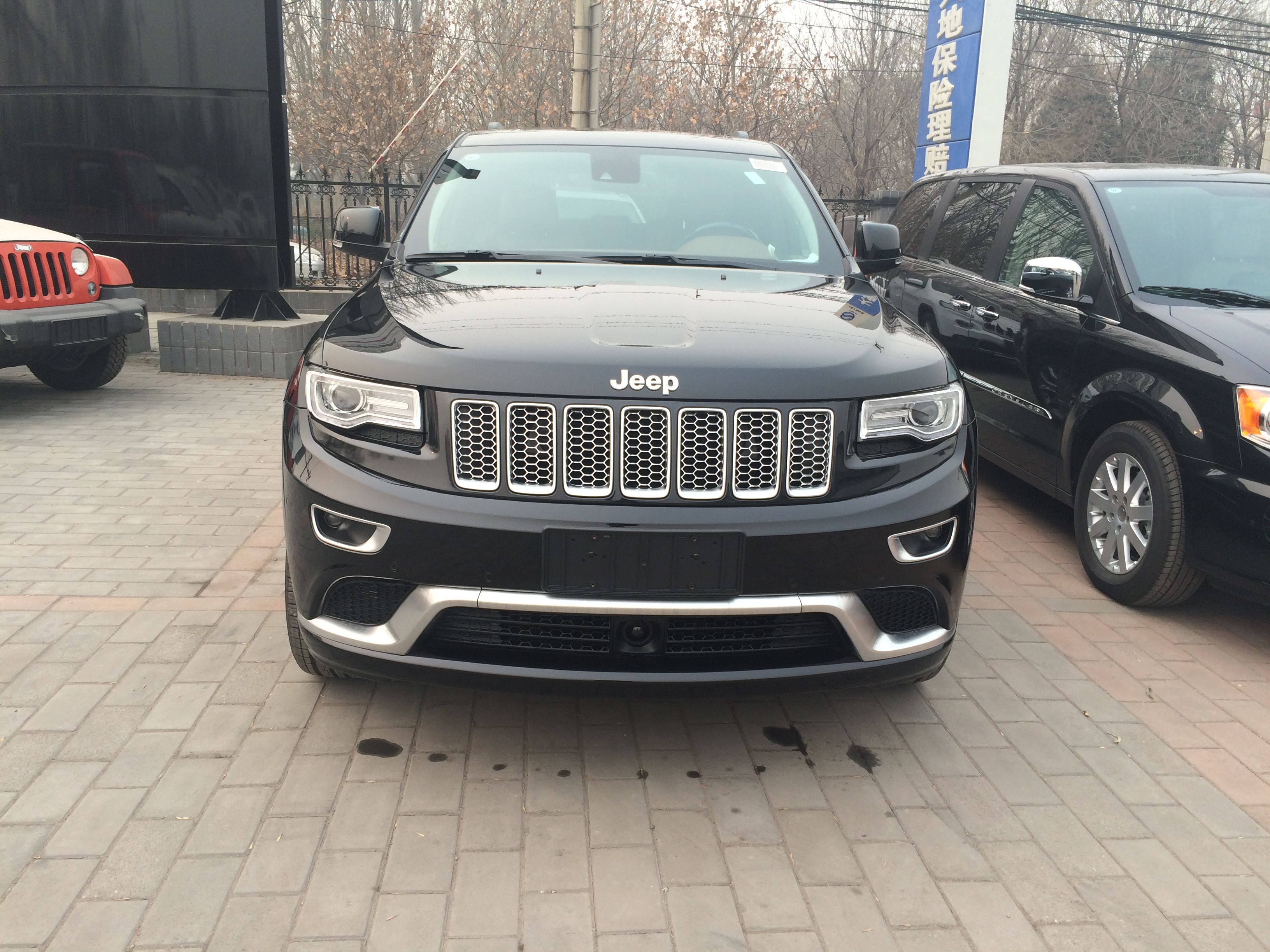 2016款全新大切诺基3.6旗舰尊耀版到店!北京进口jeep4s店现车热销中