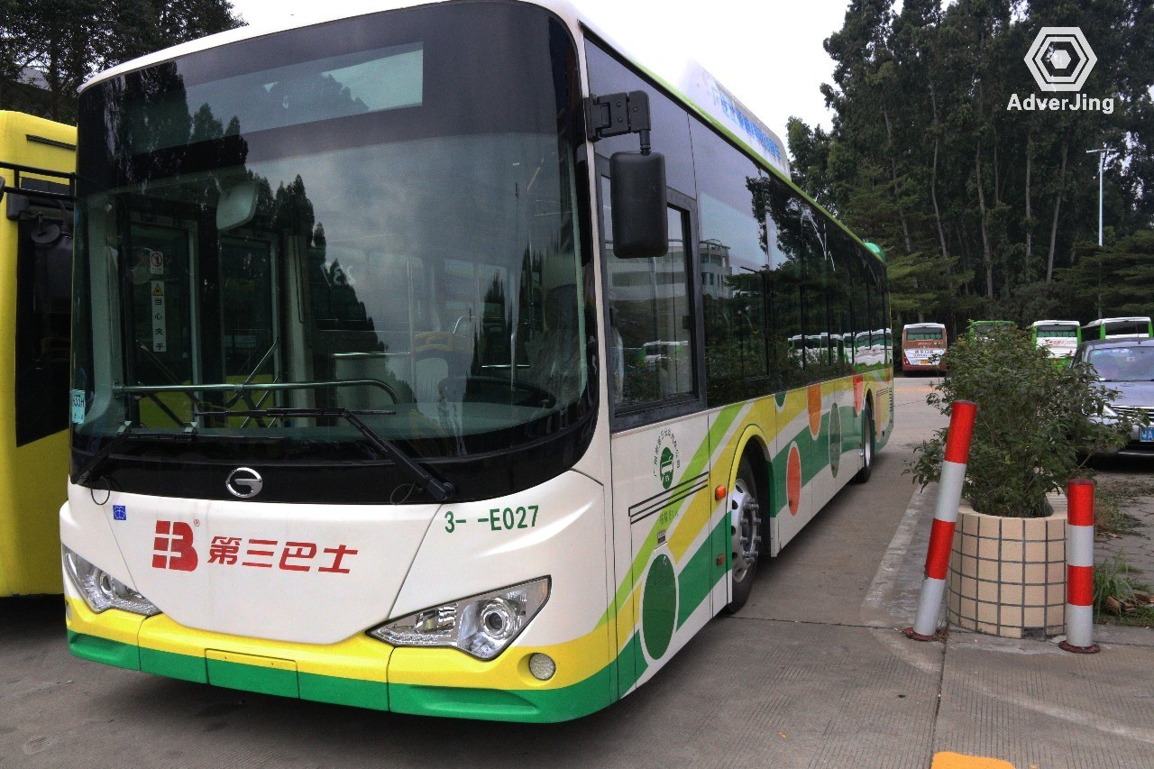 航拍(左侧为广汽比亚迪) 第二张航拍图后侧的绿白相间公交车就是广汽