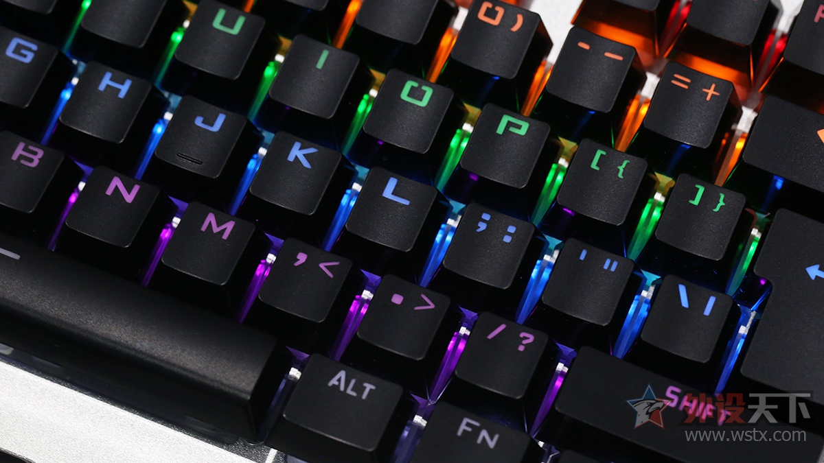 狼蛛f2022二代混光机械键盘大键位展示 大键位采用了平衡杆设计,并