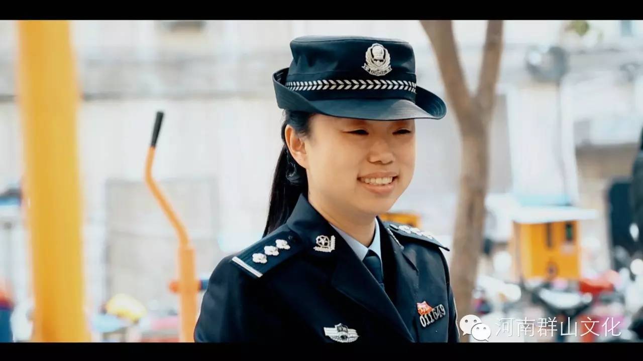 再一次为女民警喝彩献给全国女民警