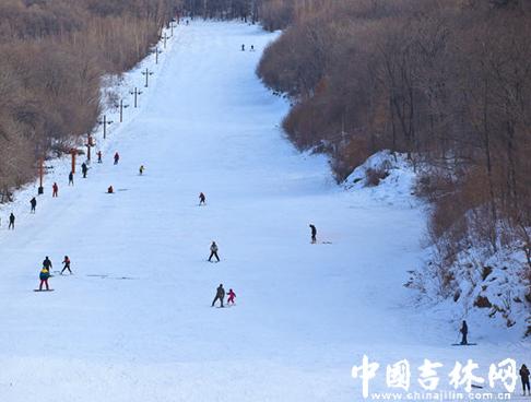 吉林市冰雪旅游推荐:吉林市五家山,朱雀山滑雪场