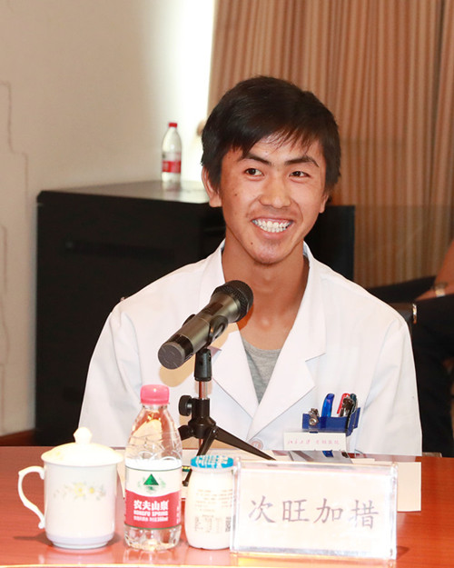 次旺加措,结缘北大首钢医院的藏地医学生