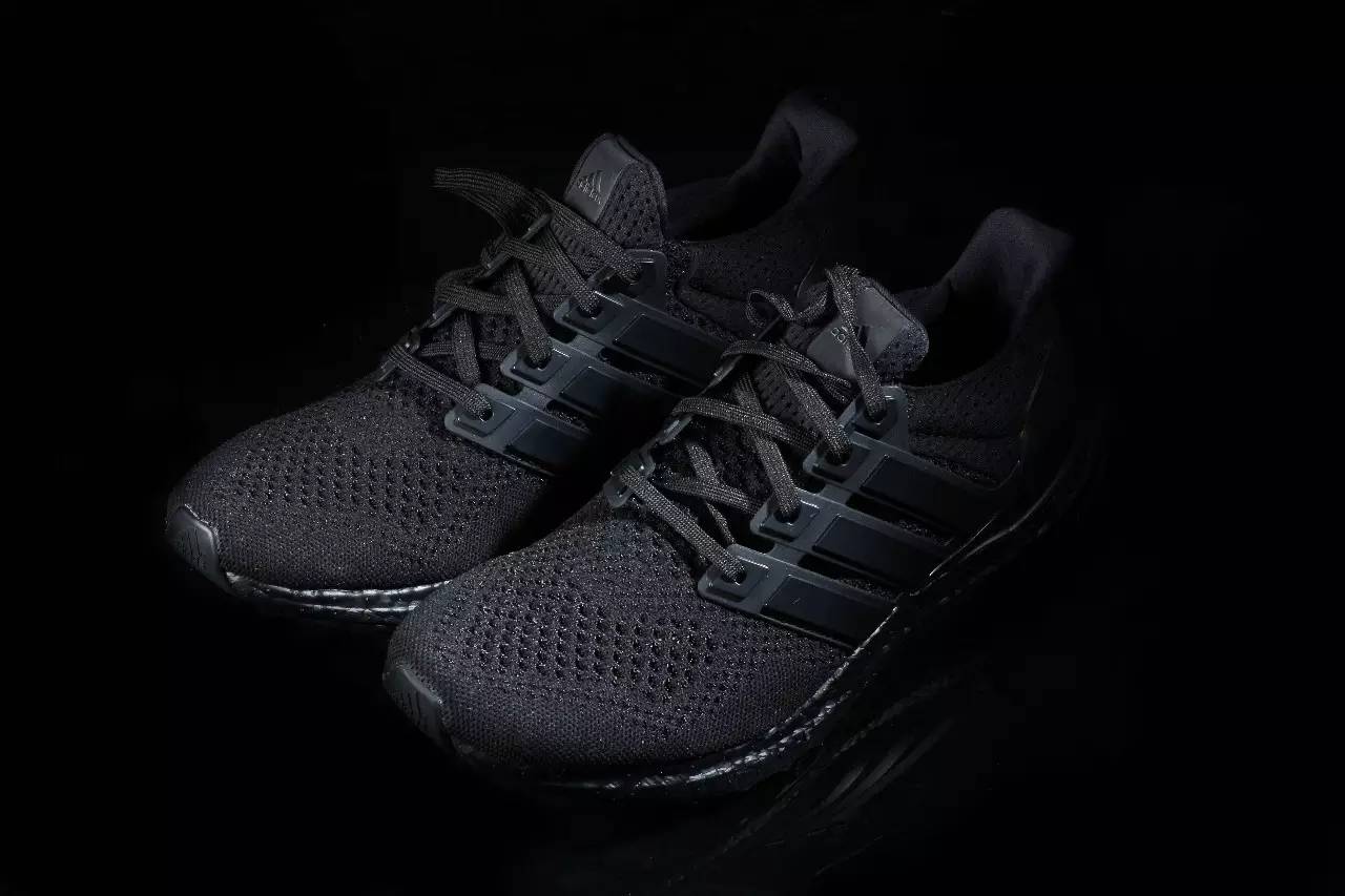 adidas ultra boost"triple black"即将发售