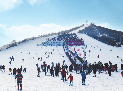 松鸣岩国际滑雪场盛装开滑